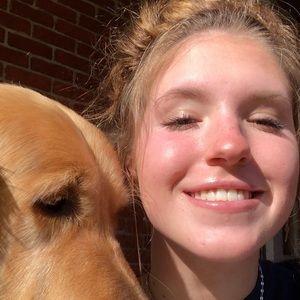 Meet your Posher, Caroline